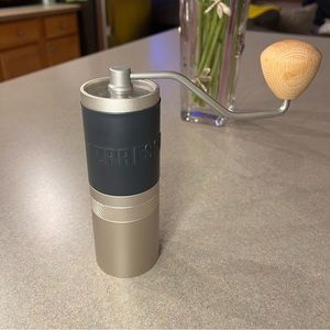 1Zpresso JX Manual Coffee Grinder Silver Capacity 35g
